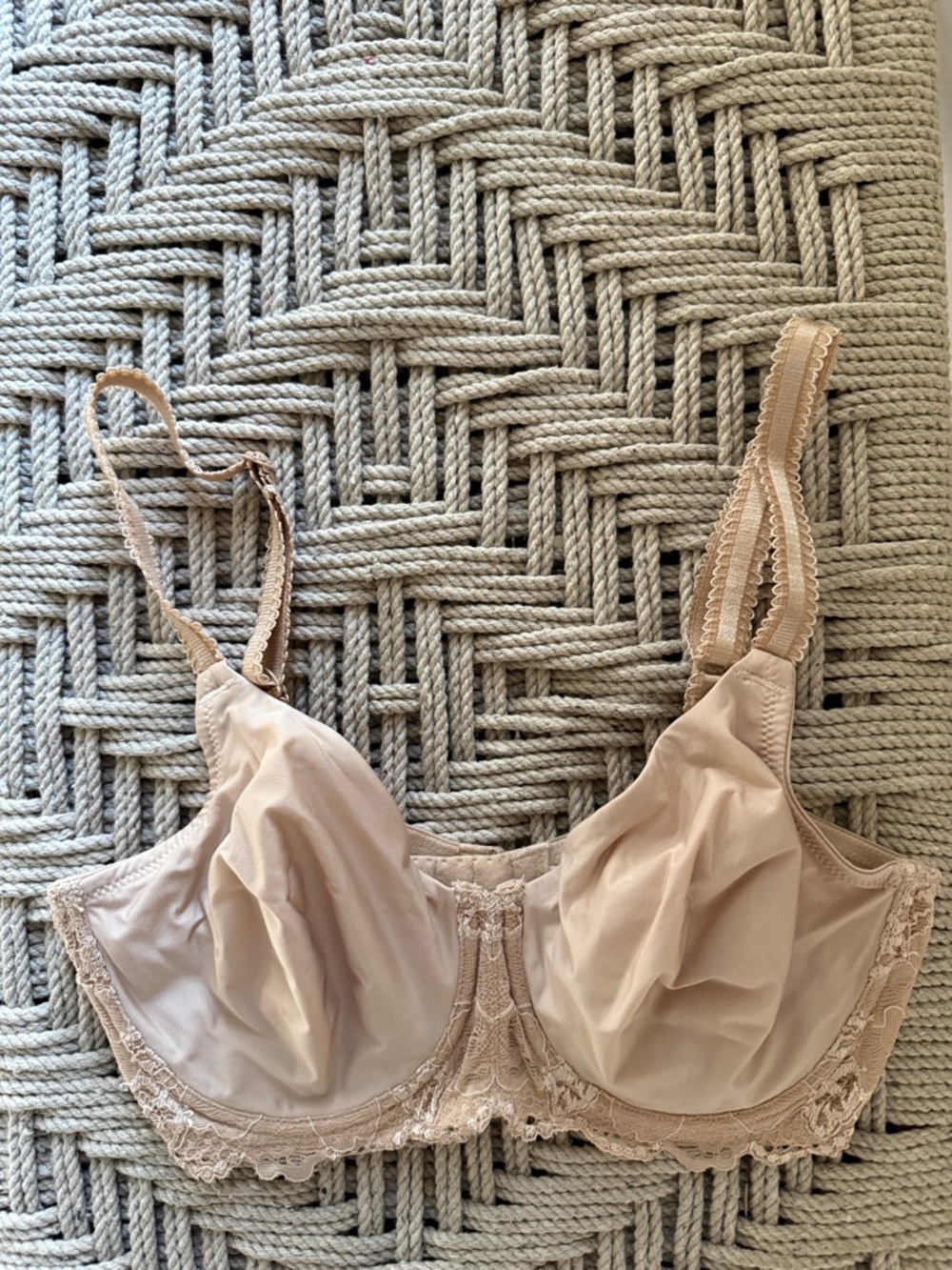 Wacoal Seductive Support Underwire Bra 32D Nude Beige Full Coverage 85140
